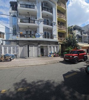 chính chủ cho thuê mặt tiền trệt để kinh doanh hoặc ở. dt 4.5x11m