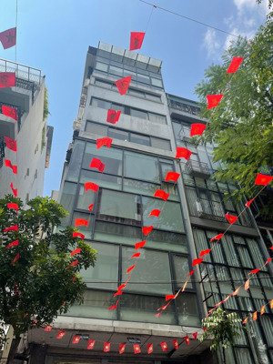 bán nhà mặt phố lý nam đế - diện tích 40m2 - 10 tầng thang máy. mặt tiền 6.8m - dòng tiền 130tr/th