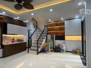 chính chủ gửi bán nhà phố trung phụng, đống đa, 03 ngủ, mt4m, 22 m2, giá 4.80 tỷ