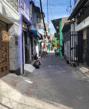 bán nhà hẻm ba gác 1/ bàu cát, 1t2l, 26m2 đang có hđ thuê