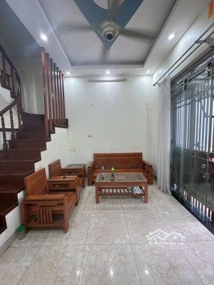 bán gấp căn ngọc thuỵ 38 m-4t - 4 ngủ- ô tô đỗ cửa - full nội thất giá siêu rẻ-6,95 tỷ