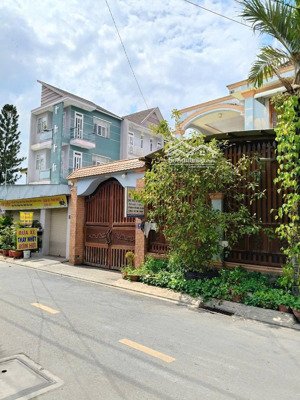 bán nhà mặt tiền đường số 9 sát bên vạn phúc, phường hiệp bình, dt 105m2 (5.10x20.5m) giá 8.5 tỷ