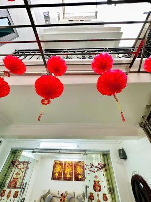 bán căn nhà dòng tiền đẹp tại 555 minh khai, full nội thất, chỉ việc xách vali vào ở.