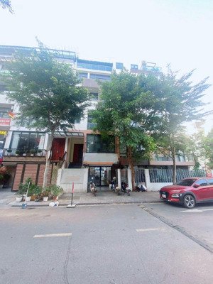 cho thuê nhà mặt phố cốm vòng - cầu giấy vị trí kinh doanh sầm uất, dt 52m2 x 5 tầng, giá 30 tr