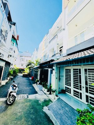 /phạm văn chiêu xh ngủ trg nhà 4t 2l st 4,13-5,22x10,42 3pn 4vs giá 5t950lh hiệp land