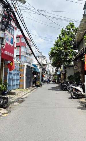 chủ bán gấp nhà dt 120m, hẻm xe hơi vào nhà, chỉ nhỉnh 8t, phường bình lợi trung, bình thạnh