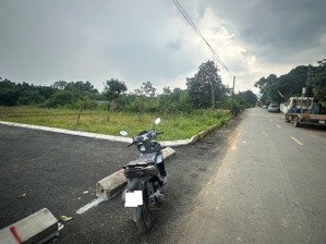 bán đất phú cát, vai réo, cạnh đại học quốc gia hòa lạc, cạnh tổ hợp công nghệ cao hòa lạc