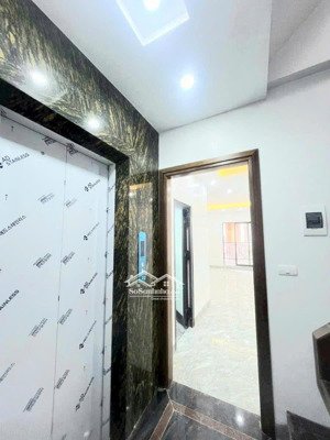 bán nhà cầu giấy phân lô ô tô vào nhà 42m 11 tỷ