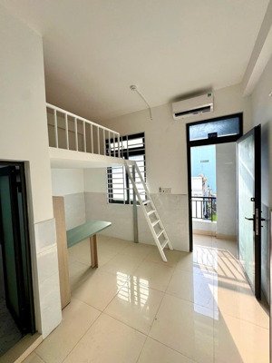 duplex ban công có nội thất gần etown cộng hoà quận tân bình