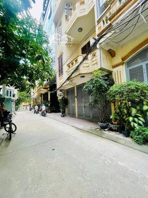 hiếm và cực hiếm nhà bán mặt phố nguyễn công hoan 60m2 x 4 tầng, giá 28.5 tỷ (thương lượng)