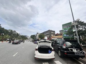 mặt phố lãng yên - kinh doanh - xây toà văn phòng - khu vực trung tâm