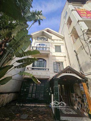 bán bt mặt phố nghi tằm, mặt tiền lớn, đất rộng