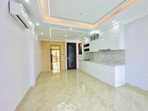 bán nhà góc 2 mặt thoáng thang máy, 40m2, 6 tầng, xuân đỉnh gần công viên hòa bình, 10.8 tỷ