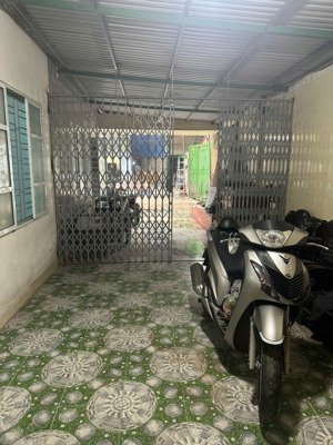 cho thuê nhà gần chợ lãm hà gần viện nhi đức. ô tô tải đỗ cửa, diện tích 75m2, 2 phòng ngủ. ở luôn