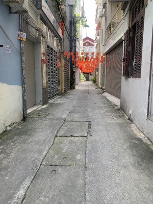 bán đất phạm văn đồng 50m2, sổ vuông cắn, ô tô vào đất, ngõ rộng 3m, đầu tư xây chung cư mini tốt.