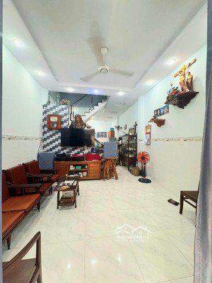 anh họ nhờ bán giúp 9.1 tỉ dành cho đầu tư tại đồng đen, p 14, tân bình, hcm giá tốt, 52m2