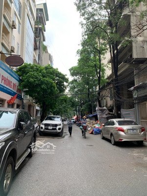 toà nhà thông số hoàn hảo thang máy đường ô tô tránh - vỉa hè rộng - tầm tiền hiếm có - sổ vuông