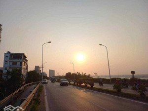 bán nhà vị trí đắc địa view sông hồng tuyệt đẹp vỉa hè, ô tô tránh kinh doanh