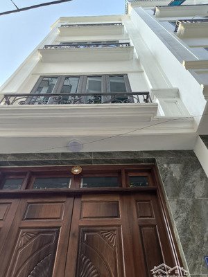 chủ cần tiền gấp- chỉ #6,x tỷ sở hữu 40m2 5 tầng vf3 đỗ cửa ngõ thông 2 mặt thoáng