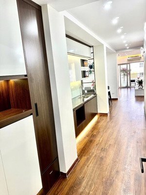 chủ nhà có căn cc 3n2w ở kđt việt hưng hoàn thiện full nt nhờ em bán. lh: 