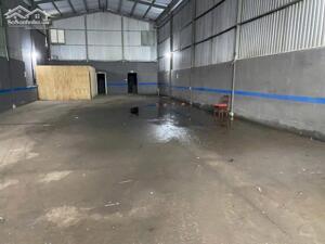 Cho thuê kho 300mét trục chính gần đường đỗ xuân hợp