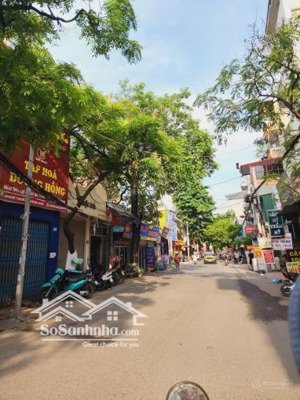 chỉ nhỉnh 2 tỷ, 115m2, lô góc, đường thông rộng, 3 ôtô tránh vỉa hè, đối diện đhqg, đh fpt, metro 5