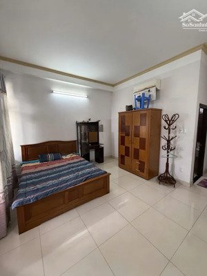 bán nhà mặt tiền, p.13, tân bình, cn 80m2, 5 phút tới ga t3, 5 phòng ngủ, giá 15 tỷ, sổ riêng.