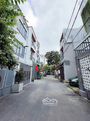 6tỷ 500. bán lô đất hồ bá phấn - phước long a - quận 9