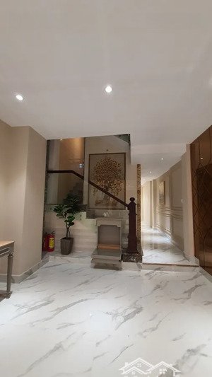 bán nhà đinh công tráng 100m² 6 tầng - 38 tỷ - văn phòng spa cao cấp