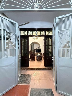 bán nhà lê hồng phong hà đông nhà dân xây cách ô tô 20m, gần chợ hà đông dt 42m2, 4t, 4pn. giá đtư