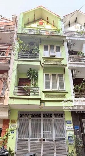 hiếm có, liền kề vip văn quán cực yên tĩnh, lại đủ đầy.