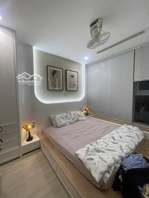 bán căn 2 ngủ góc 80m2 park 12
2 ngủ lấy ánh sáng tự nhiên, ban công to, phòng khách rộng