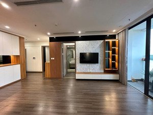 cho thuê căn hộ đập thông 4 ngủ 4 vệ sinh vinhomes symphony