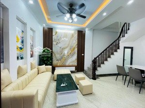 bán nhà tại thịnh liệt hoàng mai - 5 tầng - 6 ngủ đẹp ngõ ba gác hàng xóm thân thiện giá 7.45 tỷ.