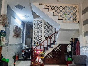 bán nhà sát mt trương đình hội q8 - 4 tầng đẹp- 4pn 3wc- vuông vức ko lg qh- chỉ 5.5t xem ngay