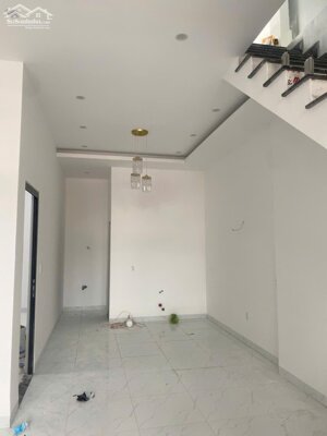 BÁN NHÀ LẦU 67M2 THỔ CƯ MỚI 100% CHỢ NHỎ TÂN HIỆP, BIÊN HÒA. GIÁ 3 TỶ 450 TR