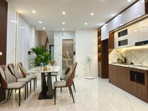 phú diễn phân lô ô tô vỉa hè kd 55m 7 tầng giá hơn 16 tỷ