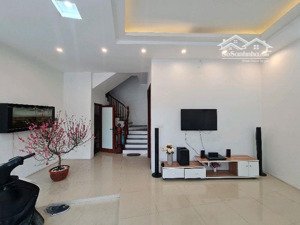 giáp nhị - bờ sông sét 68m lô góc 2 thoáng oto vào nhà kinh doanh view hồ