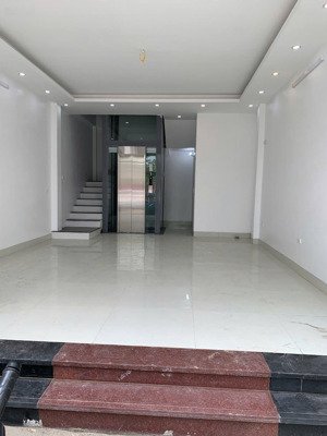 chính chủ cần bán gấp nhà 7tầng thang máy ô tô đỗ cổng