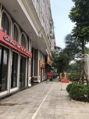 mặt phố thanh liệt (đối diện kđt the manor nguyễn xiển), vỉa hè to, đường 15m, kinh doanh đỉnh!