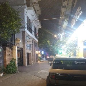 khuvip hoàng văn thụ nguyễn văn trỗi nhà 5 tầng thang máy ở ngay, ô tô tránh