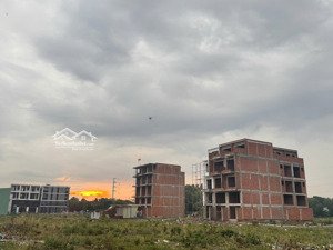 bán nhà 4 tầng mới, thiết kế hiện đại ngay chợ đầu mối thủ đức