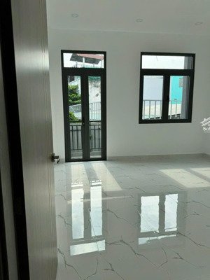 nhà mới xây h4m trường chinh p12 q. tân bình. dt: 4m x 16m 3 tầng. 4p 3wc giá 8ty5