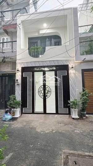 bán gấp nhà huỳnh bá chánh (gần chợ bình điền )