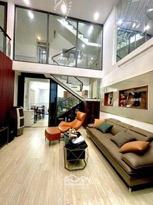 bán gấp nhà 3 tầng 6m x 25m, gần chợ trung chánh, mặt tiền trung mỹ tây giáp nguyễn ảnh thủ