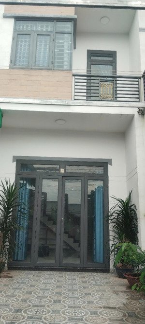 siêu hot! bán hạ giá sâu căn nhà lầu, sr thổ cư, gần trạm thu phí bửu long.