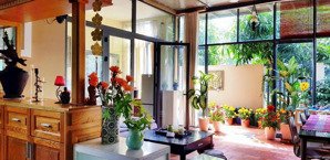 cần bán gấp nhà sân vườn 1 trệt 2 lầu hẻm xe hơi đường gò cát, phú hữu, dt 203m²/8.7 tỷ tl