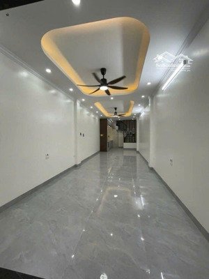 ban nhà ngọc thụy, 40m,3 ngủ, xe tải đỗ cổng,chỉ 7.8 tỷ