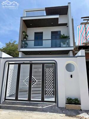 bán gấp nhà lầu sổ hồng riêng, thổ cư 100%