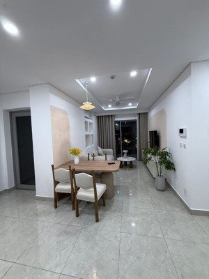 cho thuê căn hộ mới tinh, view sông lạch tray ngắm pháo hoa vũ yên